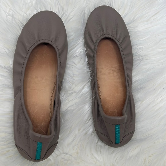 Tieks Shoes - Tieks Taupe Leather Ballet Flats
